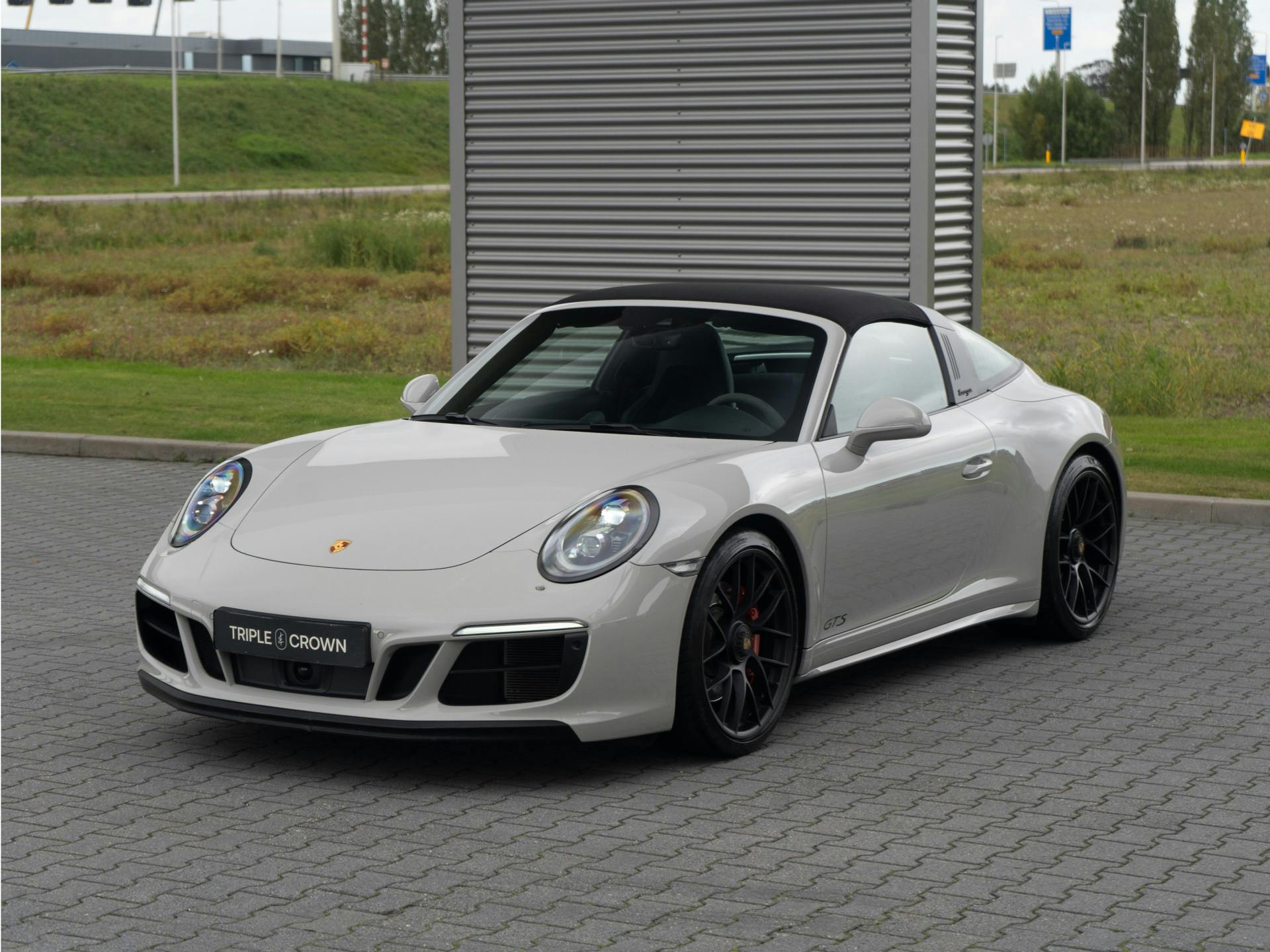 Porsche 911 3.0 Targa 4 GTS | Neuslift | BOSE | Sport-Design | Sport-Chrono